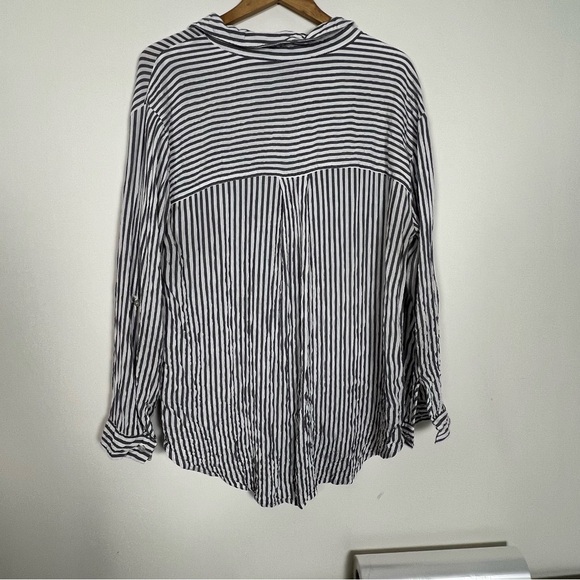 Jane and Delaney Large Elegant gray and White Striped Button Down Shirt - Picture 2 of 7